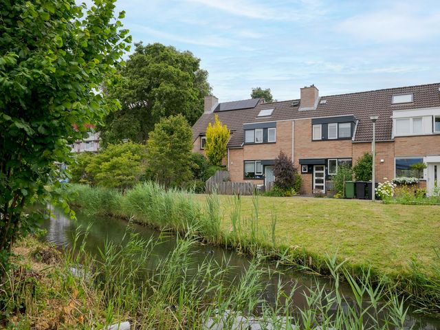 Floriszpad 13, Voorschoten