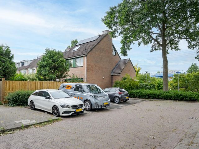 Floriszpad 13, Voorschoten