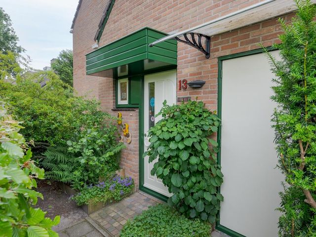 Floriszpad 13, Voorschoten