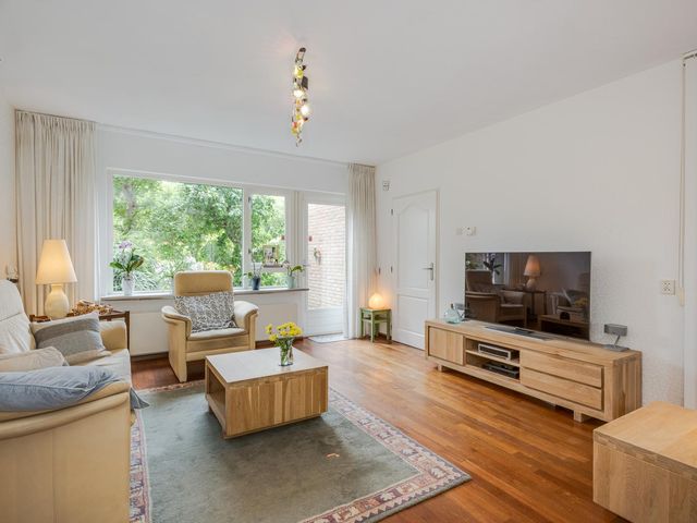 Floriszpad 13, Voorschoten