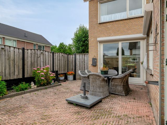 de Vriesstraat 2, Dinteloord