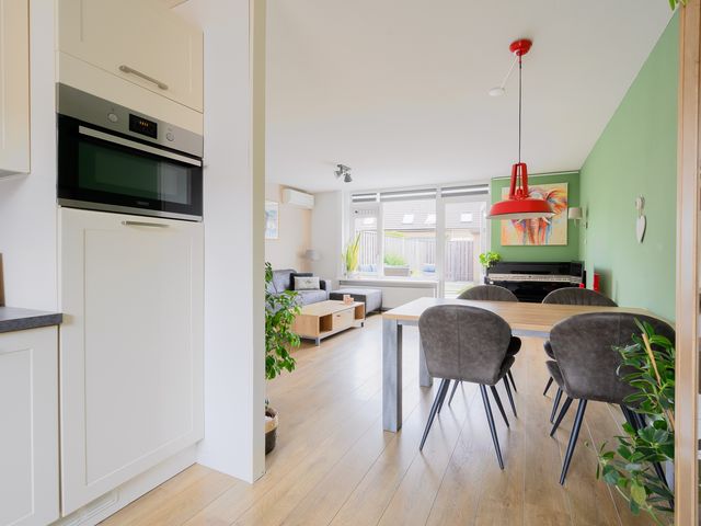 Lau Mazirelstraat 8, Spijkenisse