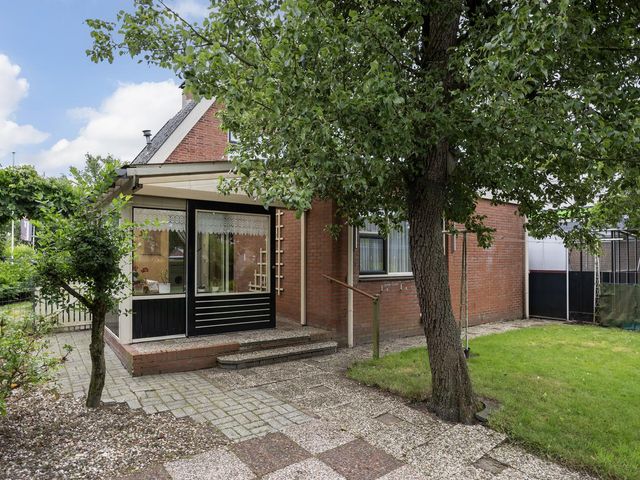 Burgemeester Osselaan 1, Schoonebeek