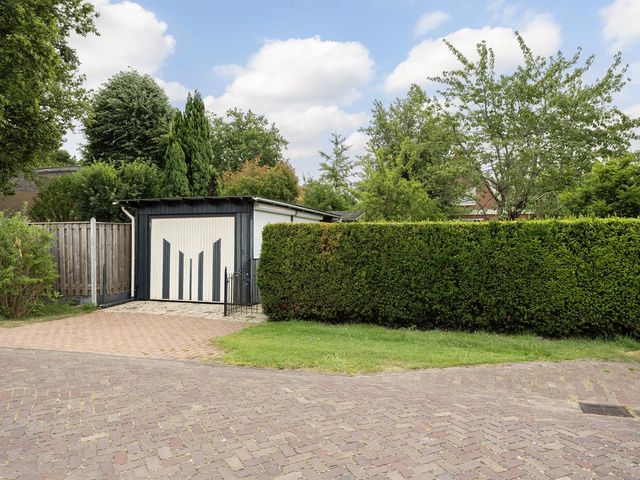 Burgemeester Osselaan 1, Schoonebeek