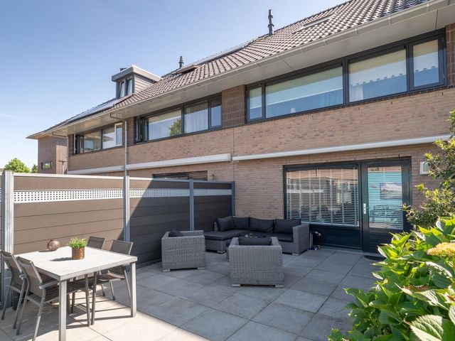 Boterbloem 28, Hendrik-Ido-Ambacht