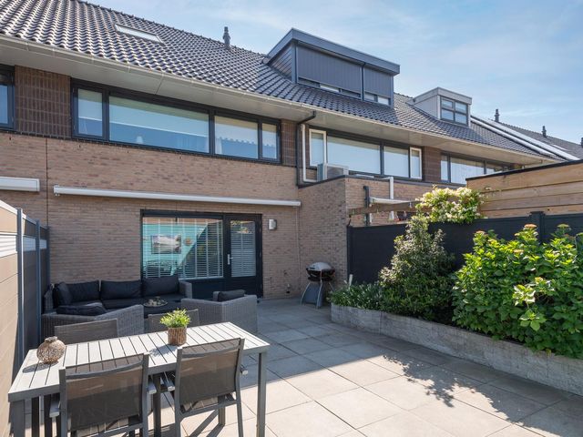 Boterbloem 28, Hendrik-Ido-Ambacht