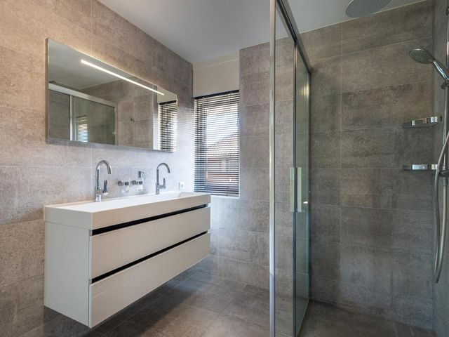 Boterbloem 28, Hendrik-Ido-Ambacht
