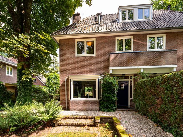 Melvill van Carnbeelaan 25, Driebergen-Rijsenburg