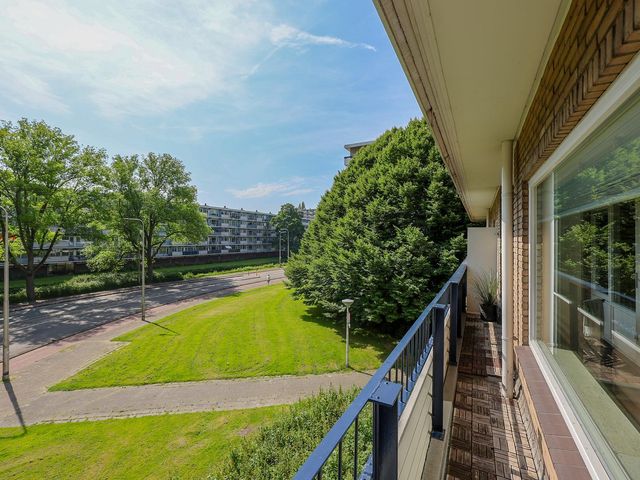Donau 100, Amstelveen
