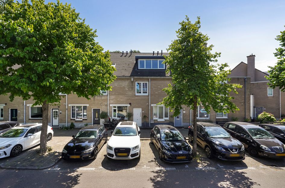Dr. J. Presserstraat 79