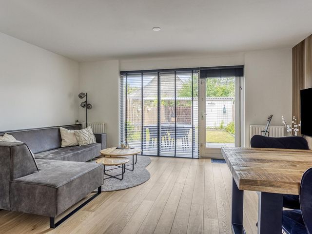 Serenadelaan 7, Barendrecht