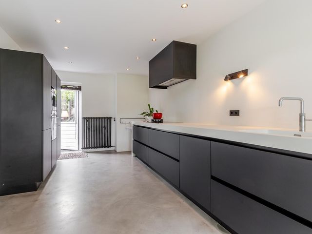 Oesterdam 7, Hoofddorp