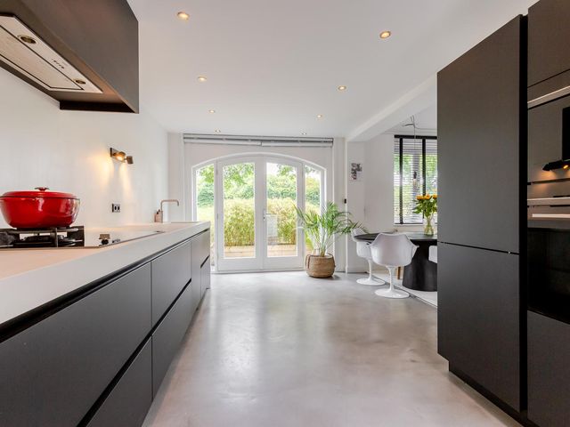 Oesterdam 7, Hoofddorp