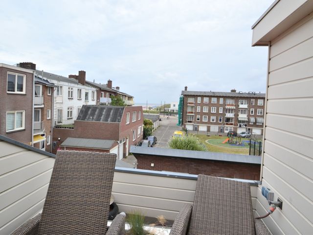 Jan Tooropstraat 4, Katwijk