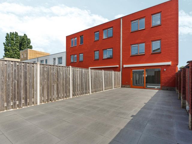 Mahoniestraat 1, Almere
