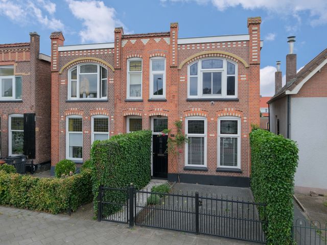 Ambtstraat 127, Almelo
