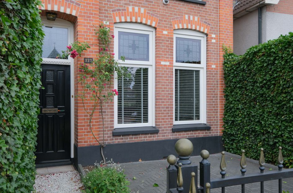 Ambtstraat 127