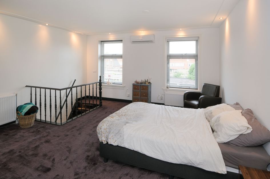 Ambtstraat 127