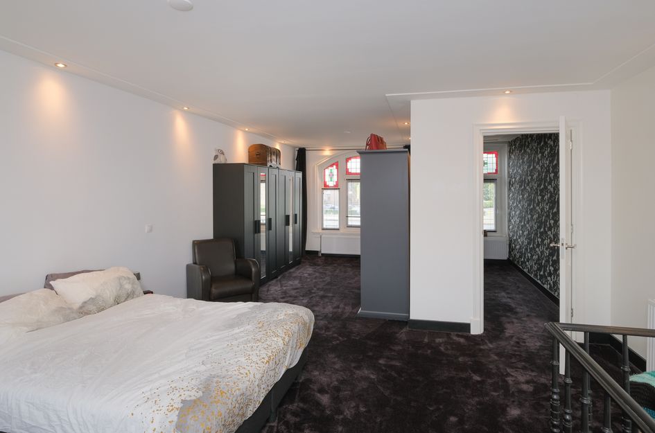 Ambtstraat 127