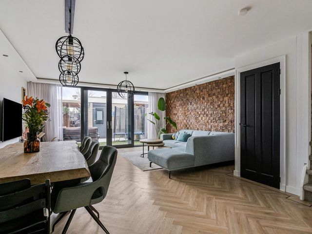 Mazurka 45, Zaandam
