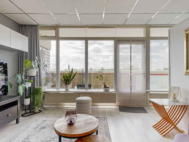 Vijf Meilaan 56, Leiden