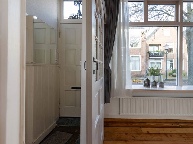 West 36, Hoorn