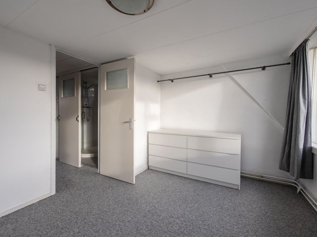 West 36, Hoorn