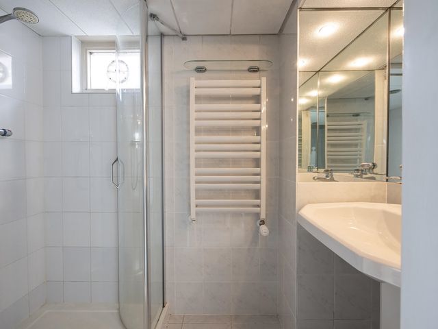 West 36, Hoorn