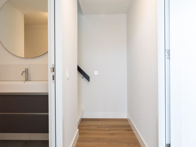 West 49S, Avenhorn