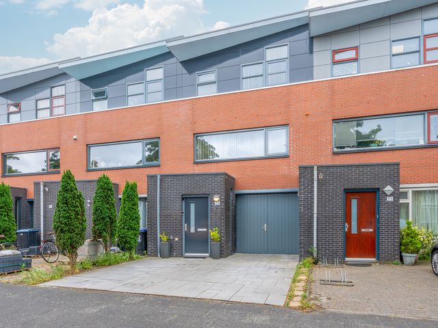 Serenade 33, Zaandam