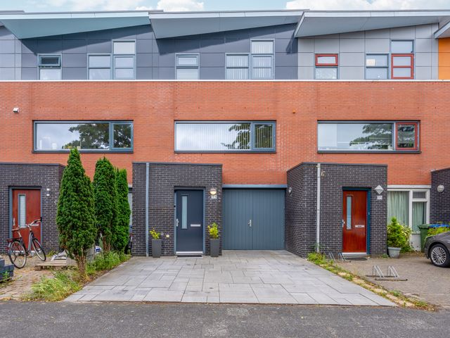 Serenade 33, Zaandam