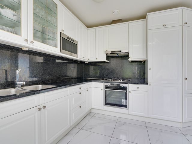 Serenade 33, Zaandam