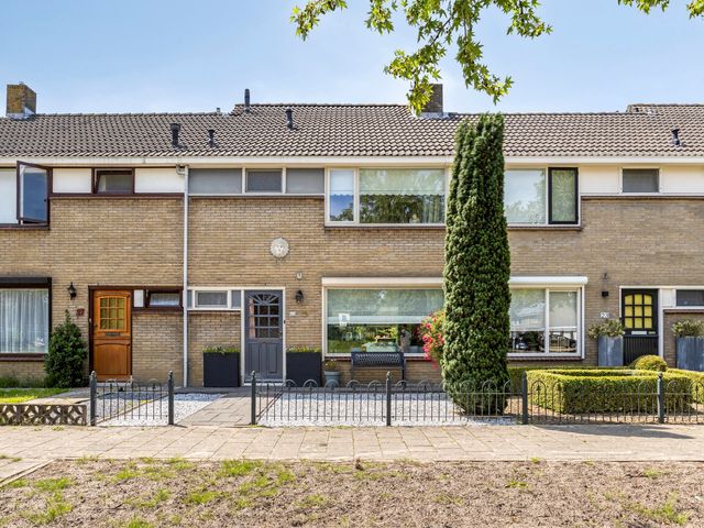 Bachlaan 25, Terneuzen