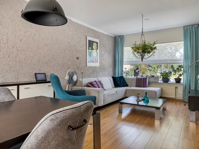 Bachlaan 25, Terneuzen