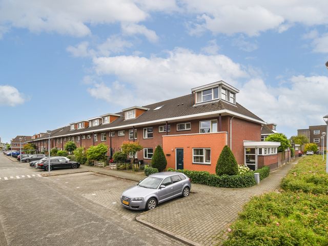 Rodelindalaan 38, Nieuw-Vennep