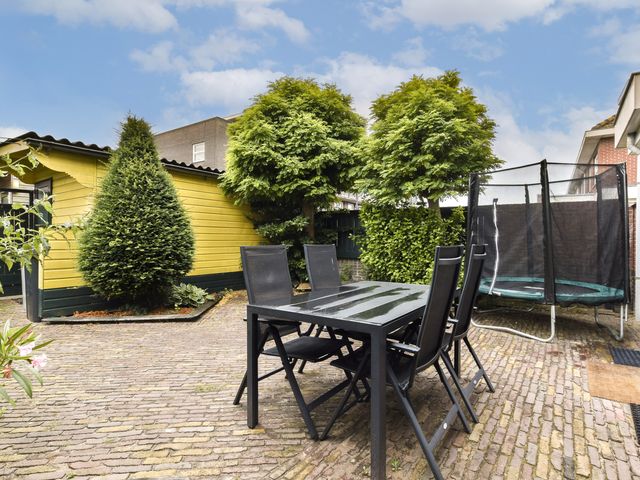Rodelindalaan 38, Nieuw-Vennep