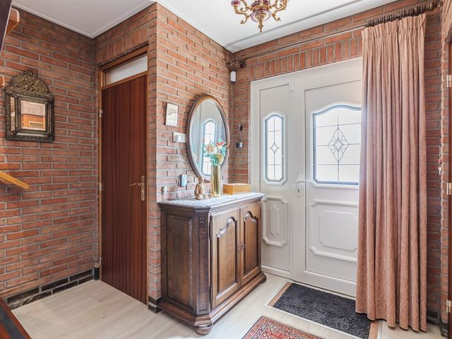Rijnaakstraat 10, Maasbracht