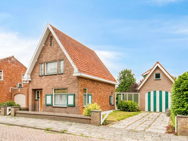 Sint Josephstraat 8, Hengstdijk