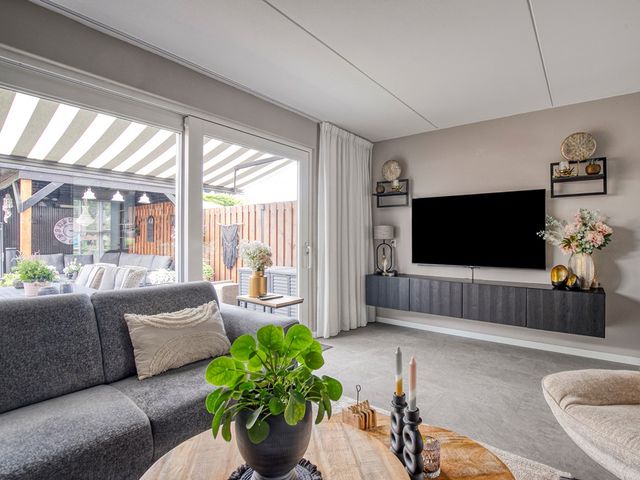 Cole Porterhof 8, Hoorn