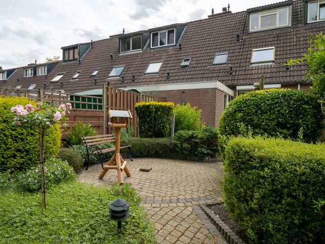 Weegbree 99, Zwaag