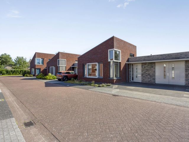 Nelson Mandelastraat 4, Heesch