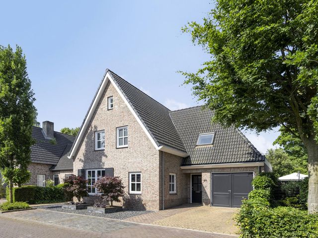 Dotterbloem 26, Schaijk