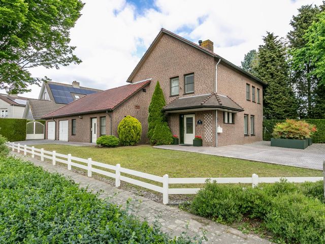 Moeselschansweg 15, Weert