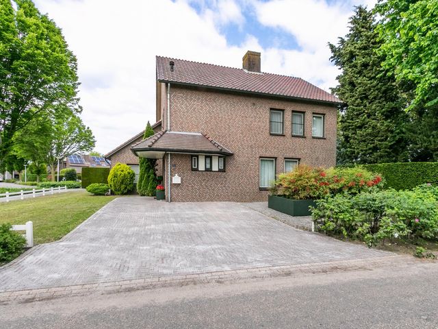 Moeselschansweg 15, Weert