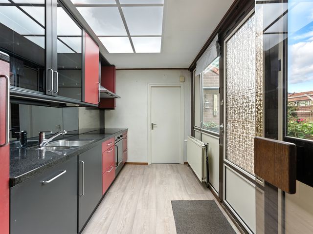 Adama van Scheltemastraat 28, Sliedrecht