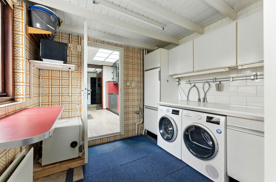 Adama van Scheltemastraat 28