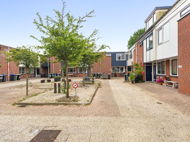 Doorzwin 2635, Julianadorp