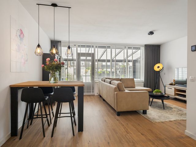 Doorzwin 2635, Julianadorp