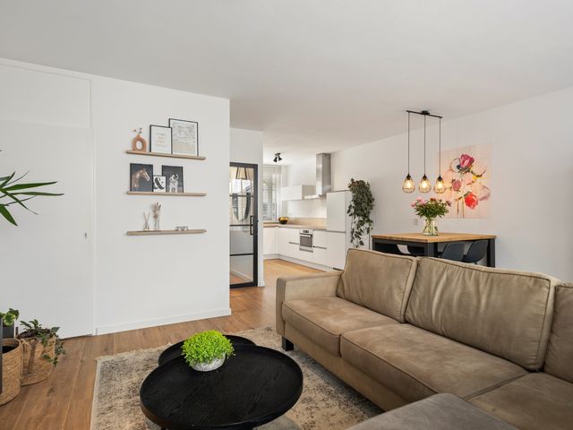 Doorzwin 2635, Julianadorp