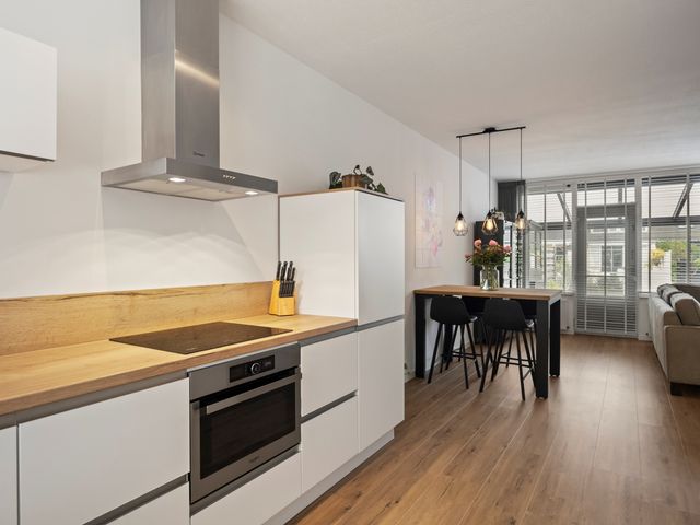 Doorzwin 2635, Julianadorp
